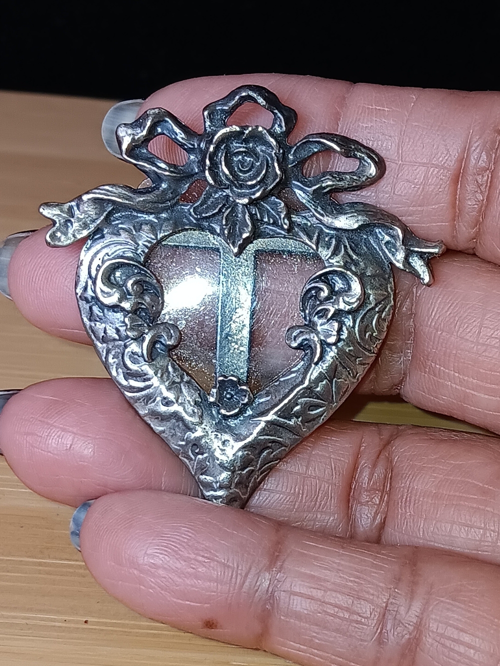 Vintage-Inspired Heart Pendant Necklace - Silver Tone